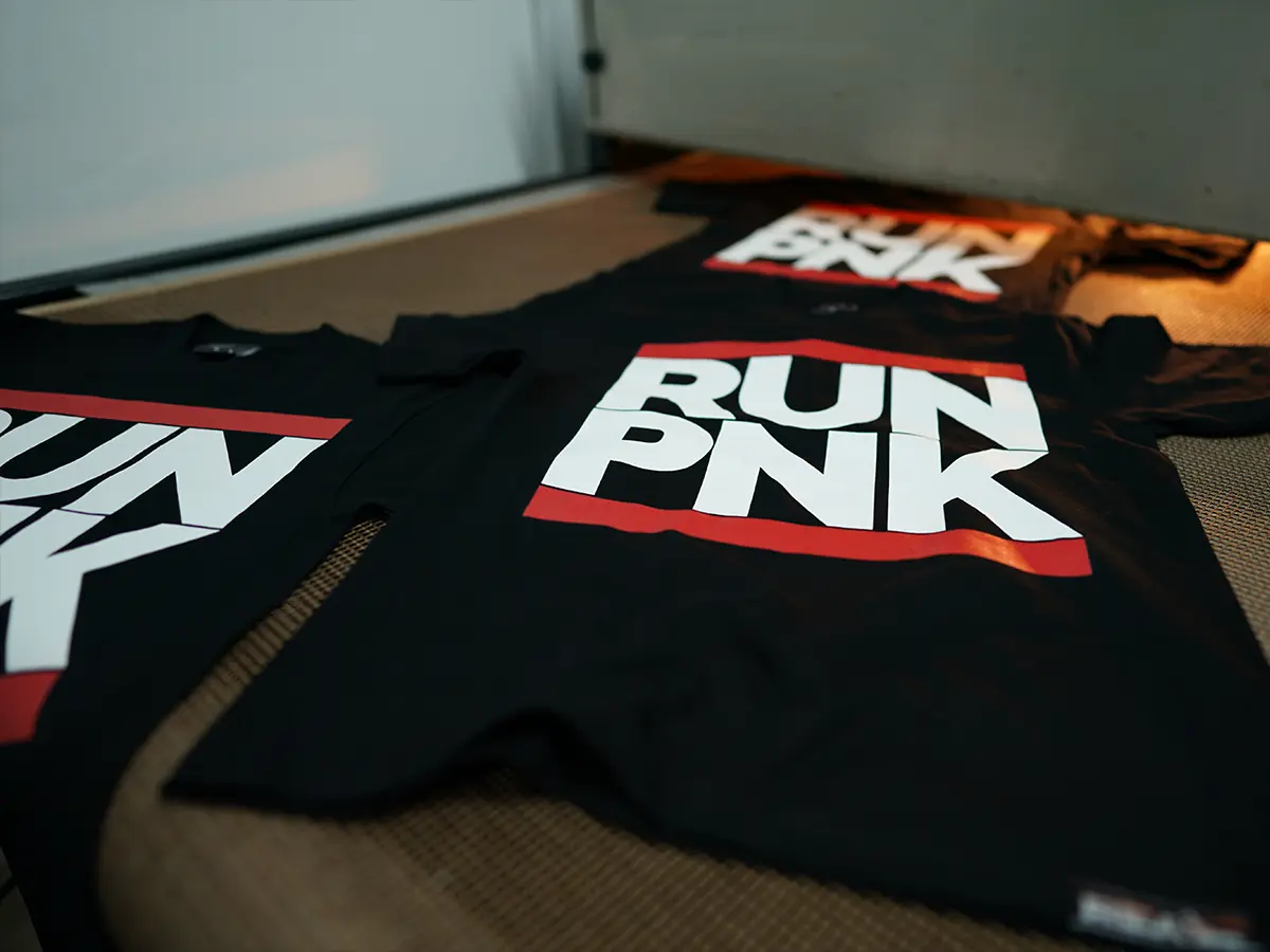 เสื้อพร้อมสกรีนสำหรับแบรนด์ องค์กร และร้านค้าออนไลน์