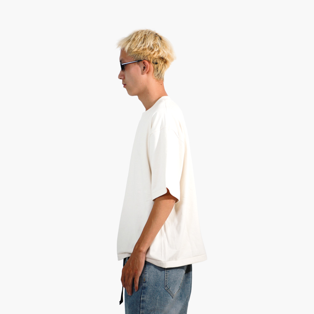 รับออกแบบเสื้อยืด รูปคนใส่เสื้อจริง รุ่น SAVAGE BOXY