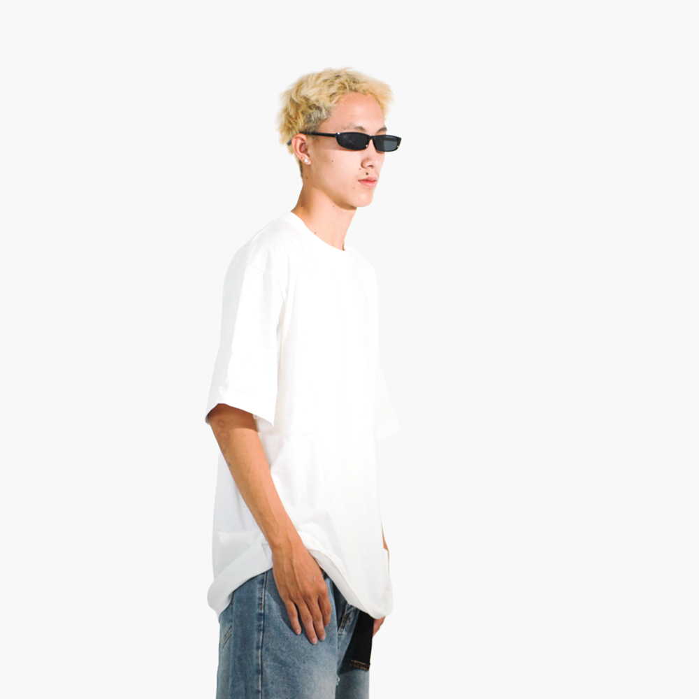 รับสกรีนเสื้อ ตราด รูปคนใส่เสื้อจริง รุ่น SAVAGE OVERSIZE
