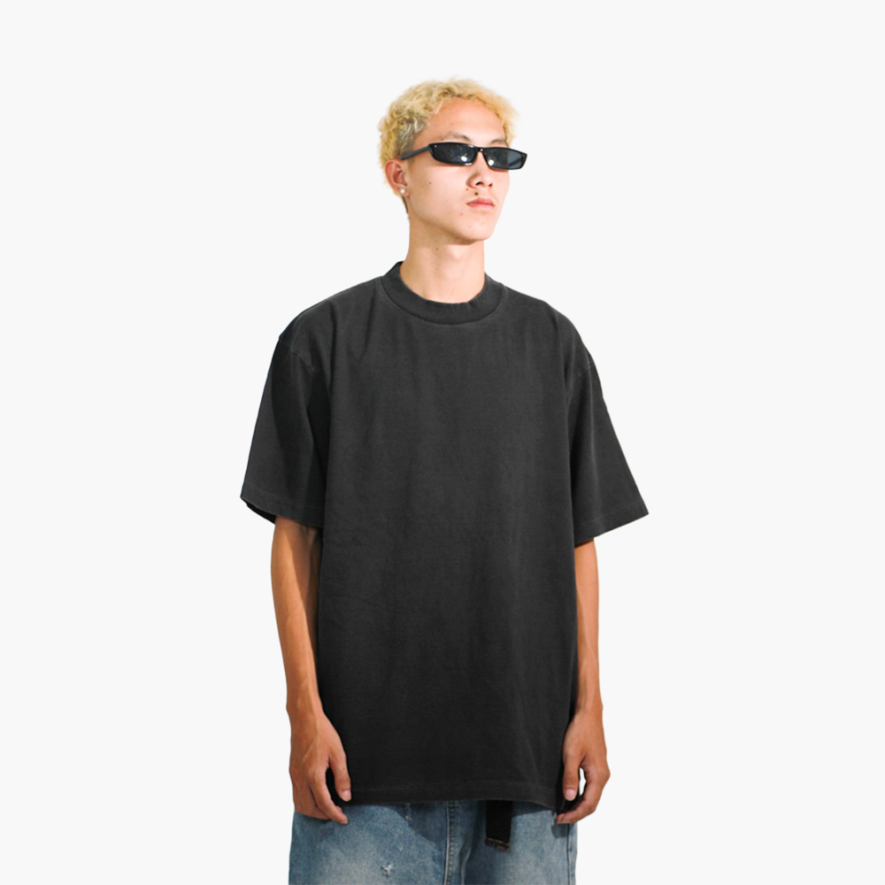 รับสกรีนเสื้อ น่าน รูปคนใส่เสื้อจริง รุ่น SAVAGE OVERSIZE